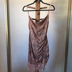 Wavy print strap midi dress